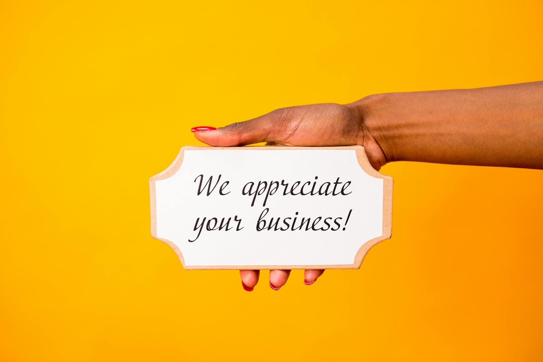 Effective Strategies to Build Customer Loyalty and Manage Online Reviews